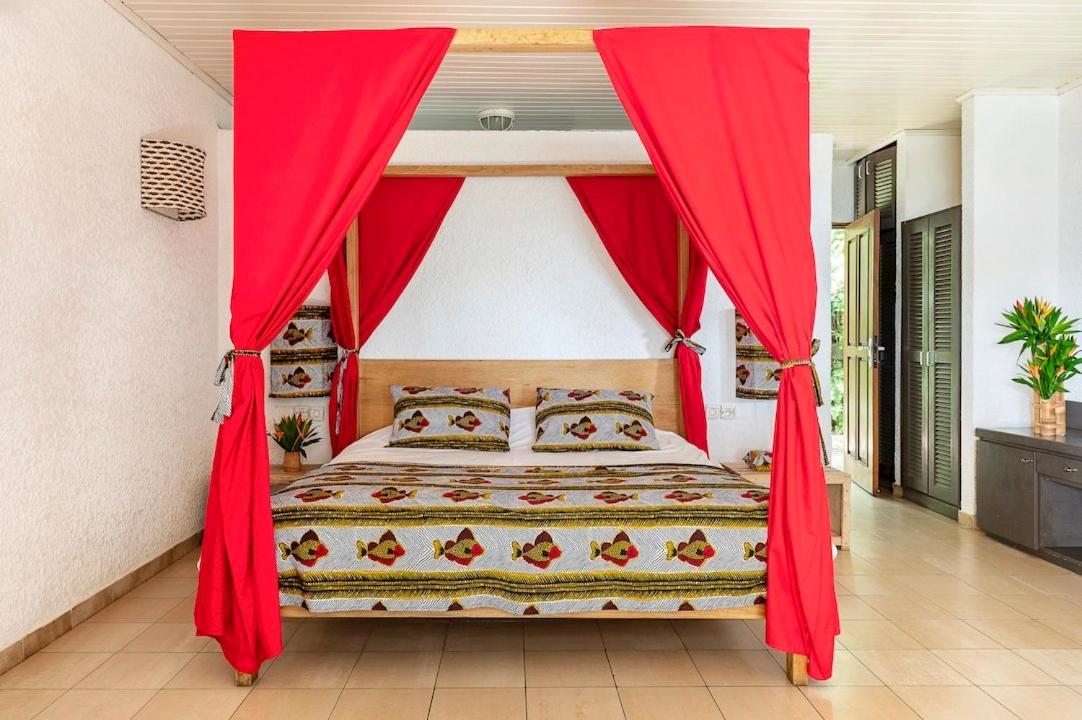 Hotel Coucoue Lodge อัสซินี ภายนอก รูปภาพ